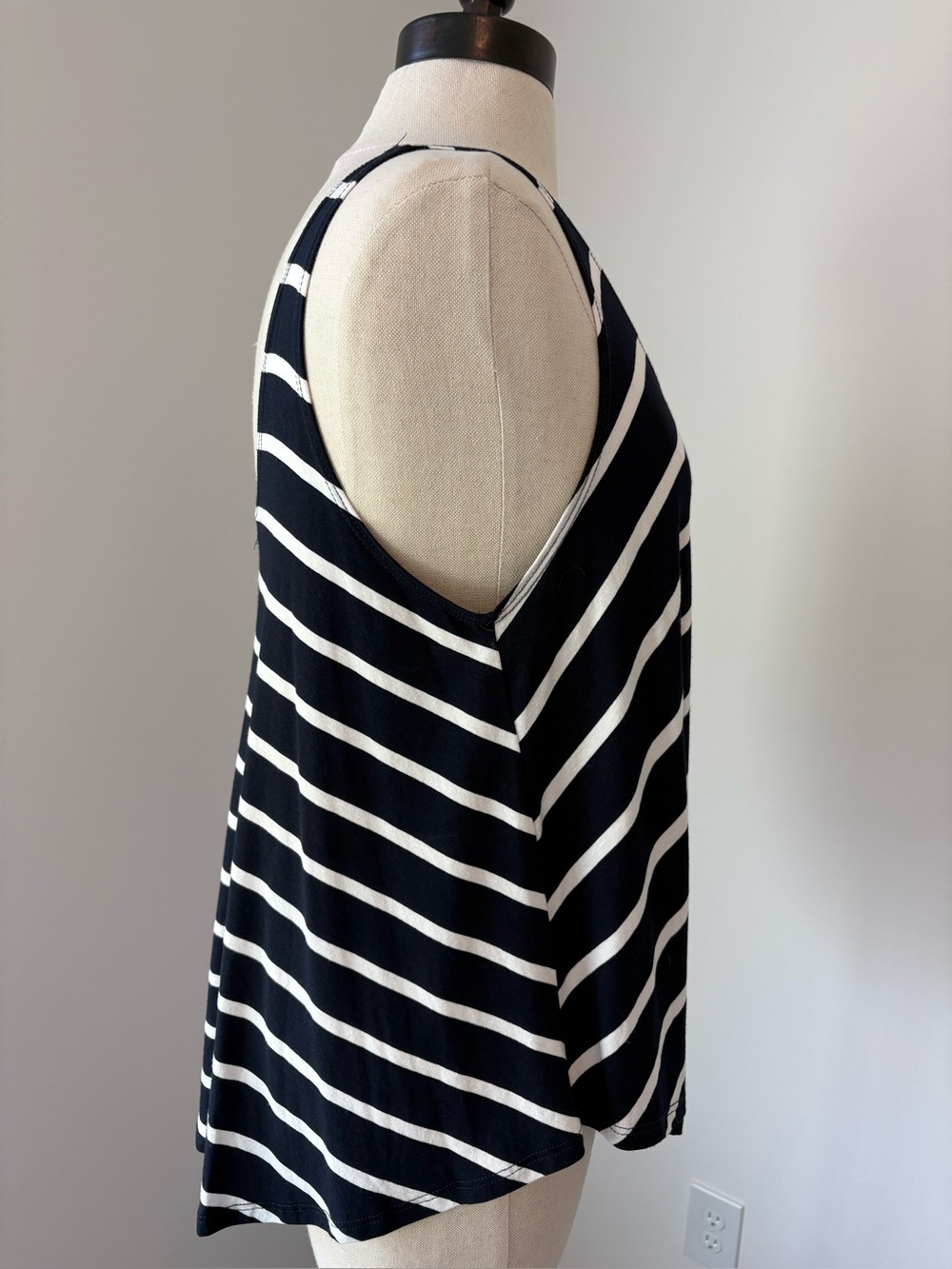 Navy & White Striped Tank - Large - Picture 4 of 9